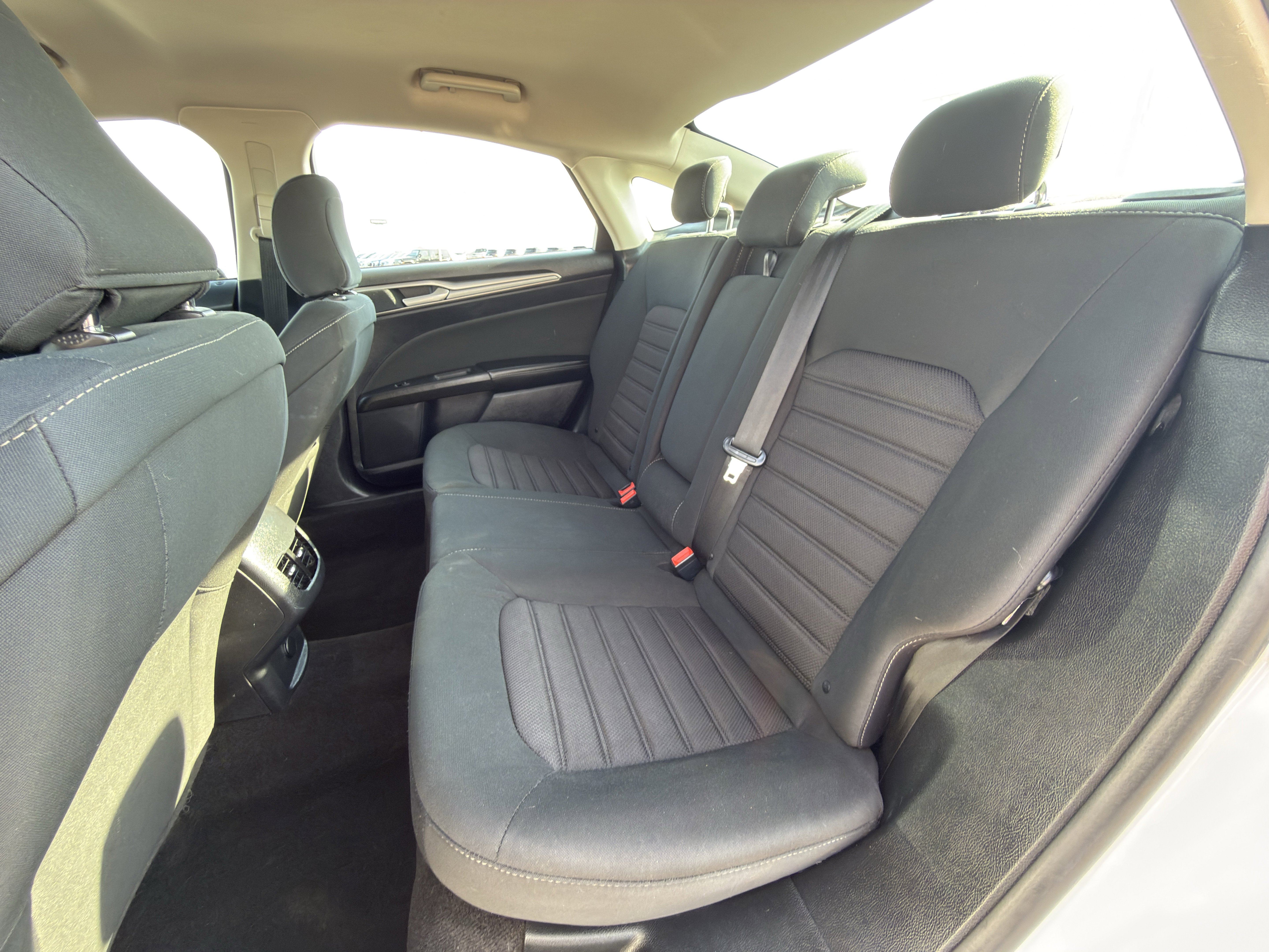 Used 2020 Ford Fusion SE image 13