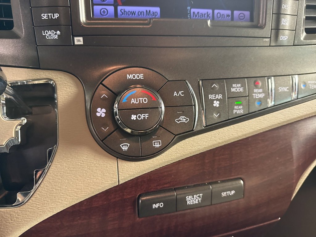 Used 2012 Toyota Sienna XLE image 12