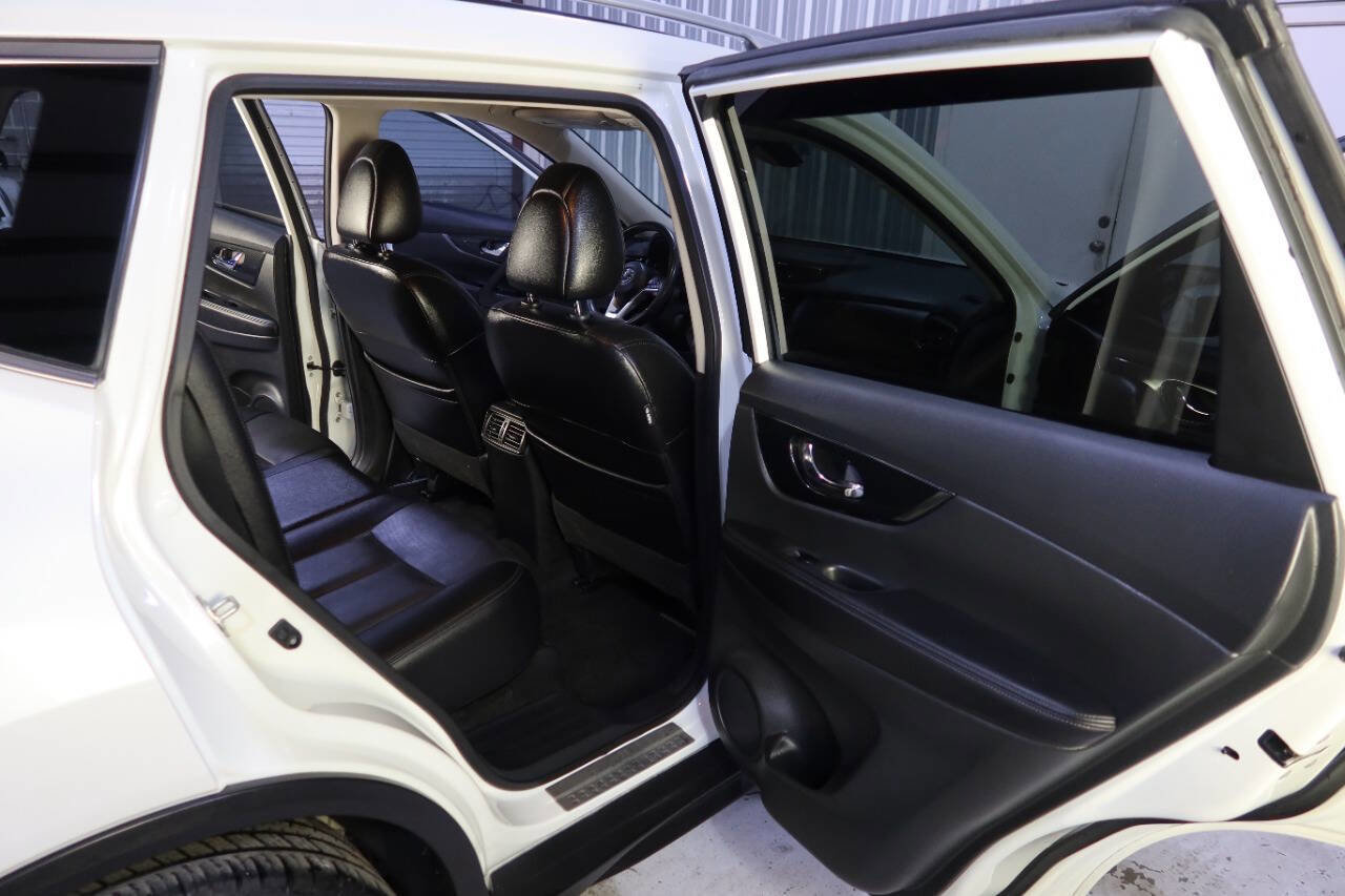 Used 2017 Nissan Rogue SL w/ SL Premium Package image 13