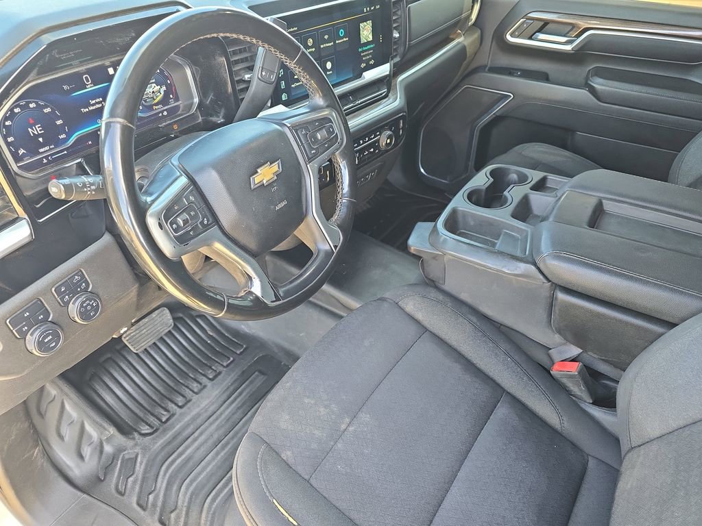 Used 2024 Chevrolet Silverado 2500 LT w/ Convenience Package image 16