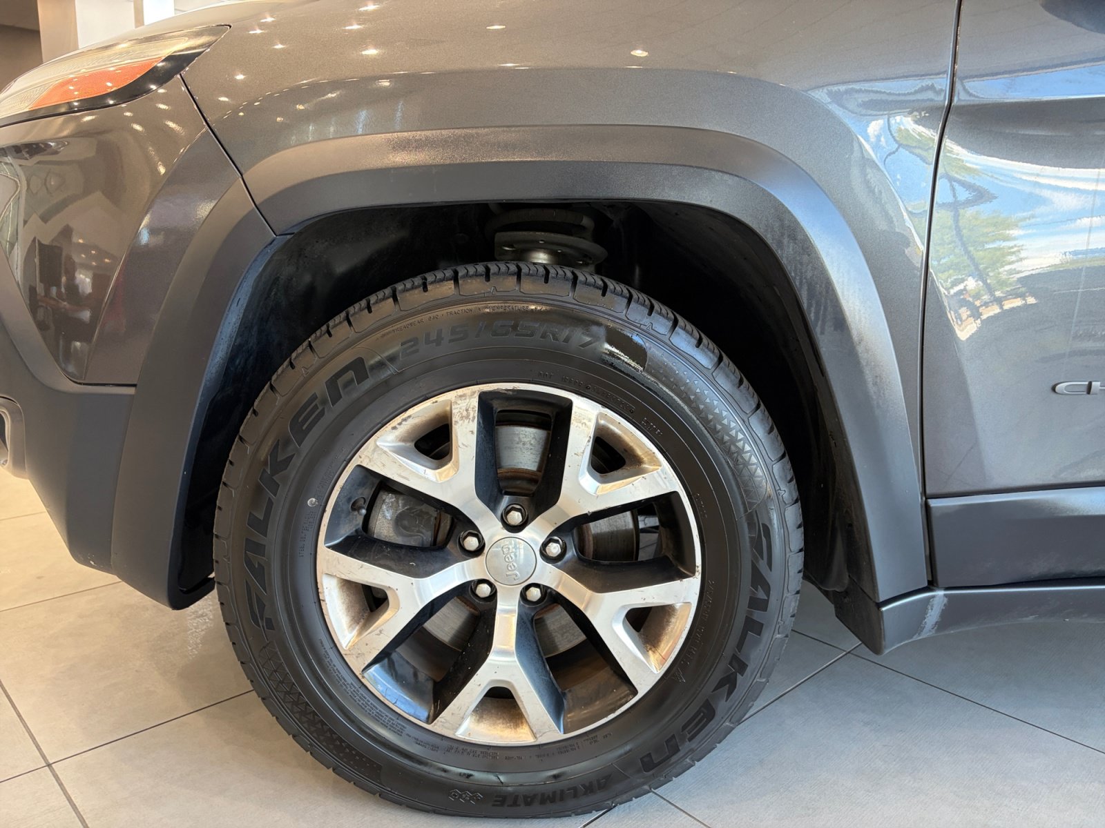 Used 2016 Jeep Cherokee Trailhawk w/ Cold Weather Group AWD/4WD image 10