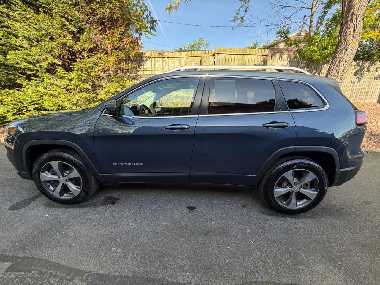 Used 2020 Jeep Cherokee Limited AWD/4WD image 5