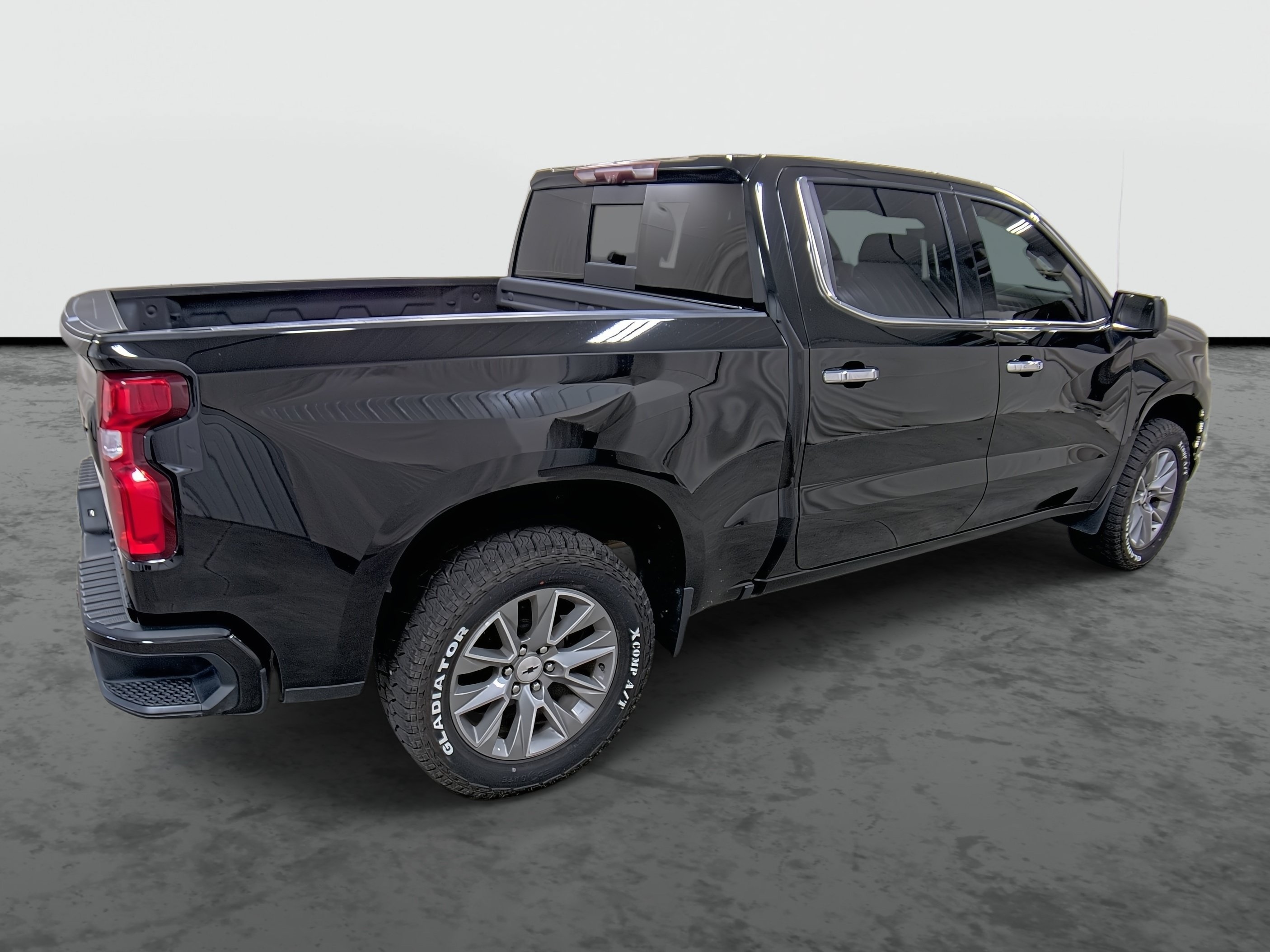 Used 2021 Chevrolet Silverado 1500 High Country w/ Technology Package AWD/4WD image 4