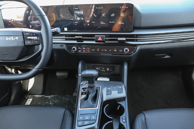 New 2027 Kia Sportage EX FWD image 6
