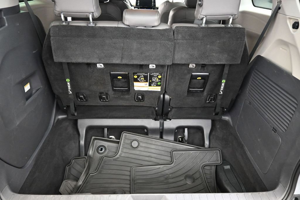 Used 2022 Toyota Sienna LE AWD/4WD image 18