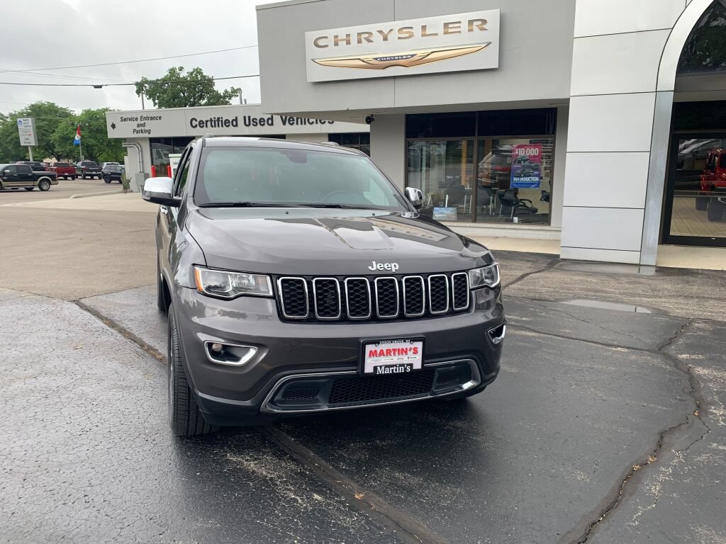 Used 2017 Jeep Grand Cherokee Limited w/ Trailer Tow Group IV AWD/4WD image 2
