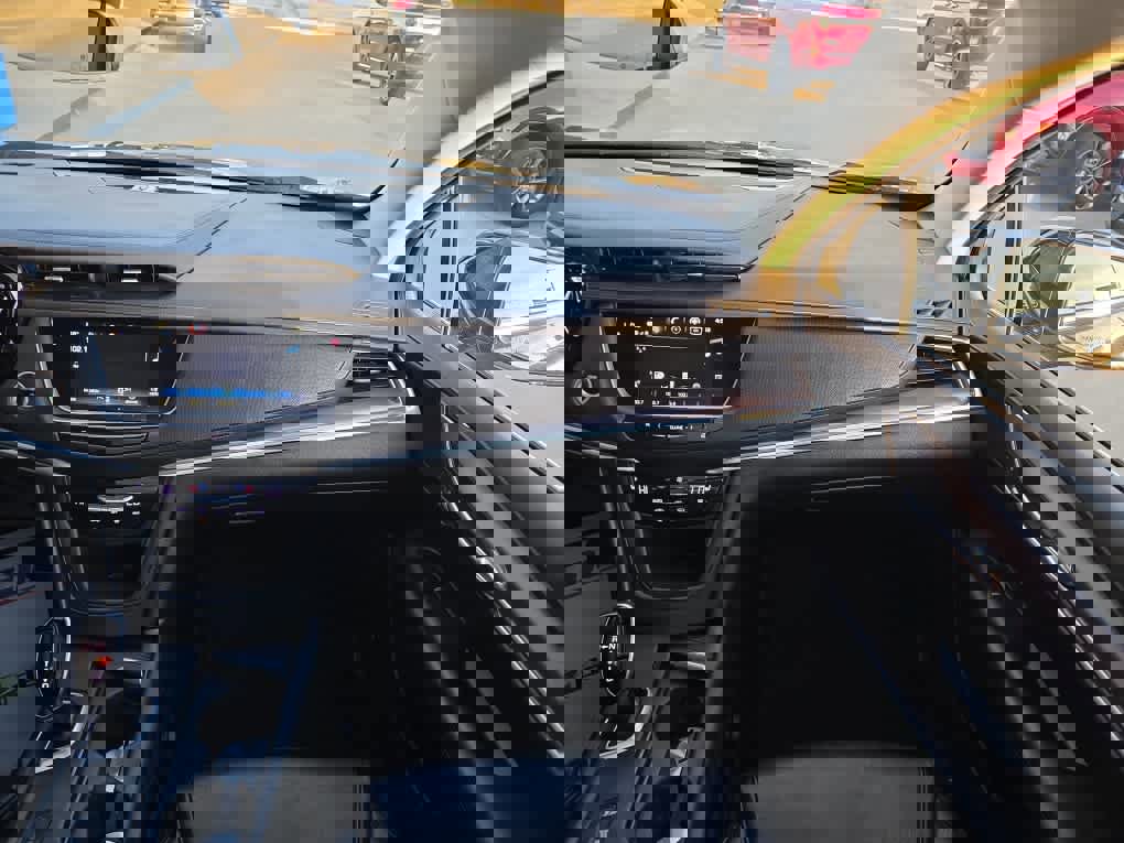 Used 2018 Cadillac XT5 Luxury w/ Driver Awareness Package image 22