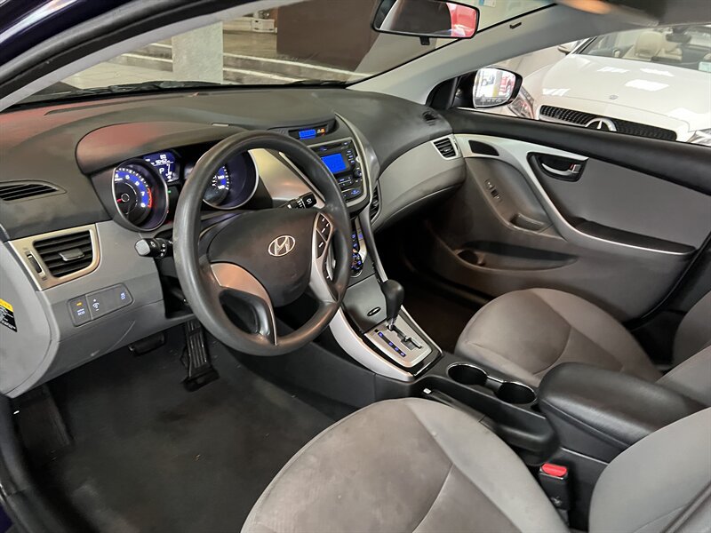 Used 2013 Hyundai Elantra GLS FWD image 11