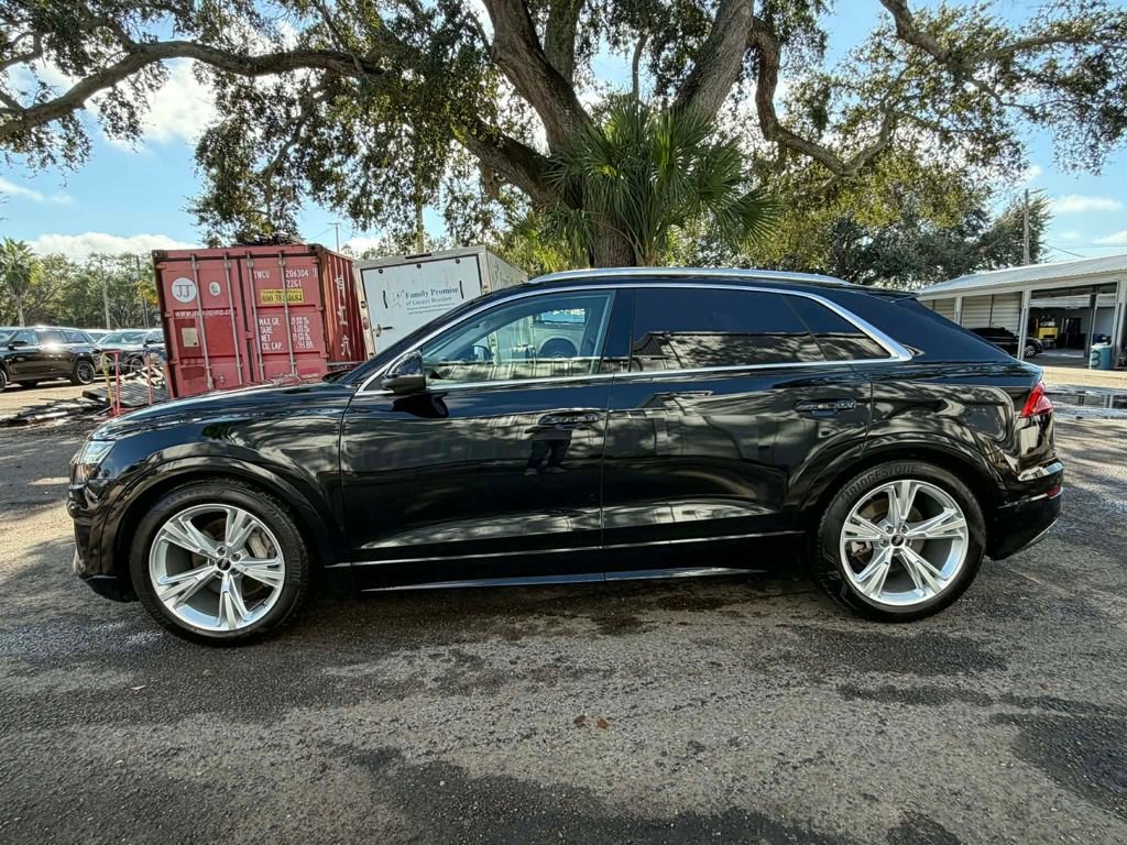 Used 2023 Audi Q8 Prestige image 3