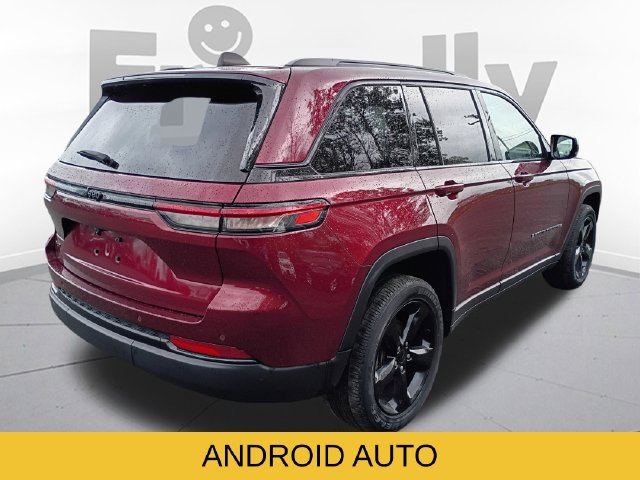 Used 2023 Jeep Grand Cherokee Laredo AWD/4WD image 5