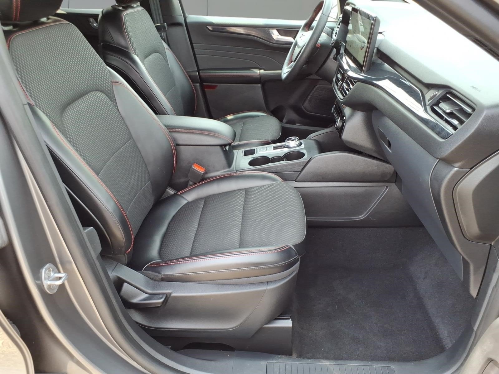Used 2023 Ford Escape ST-Line w/ Tech Pack #1 AWD/4WD image 8