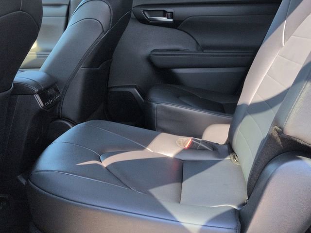 Certified 2025 Toyota Highlander XLE AWD/4WD image 23
