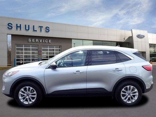 Used 2022 Ford Escape SE w/ Cold Weather Package image 2