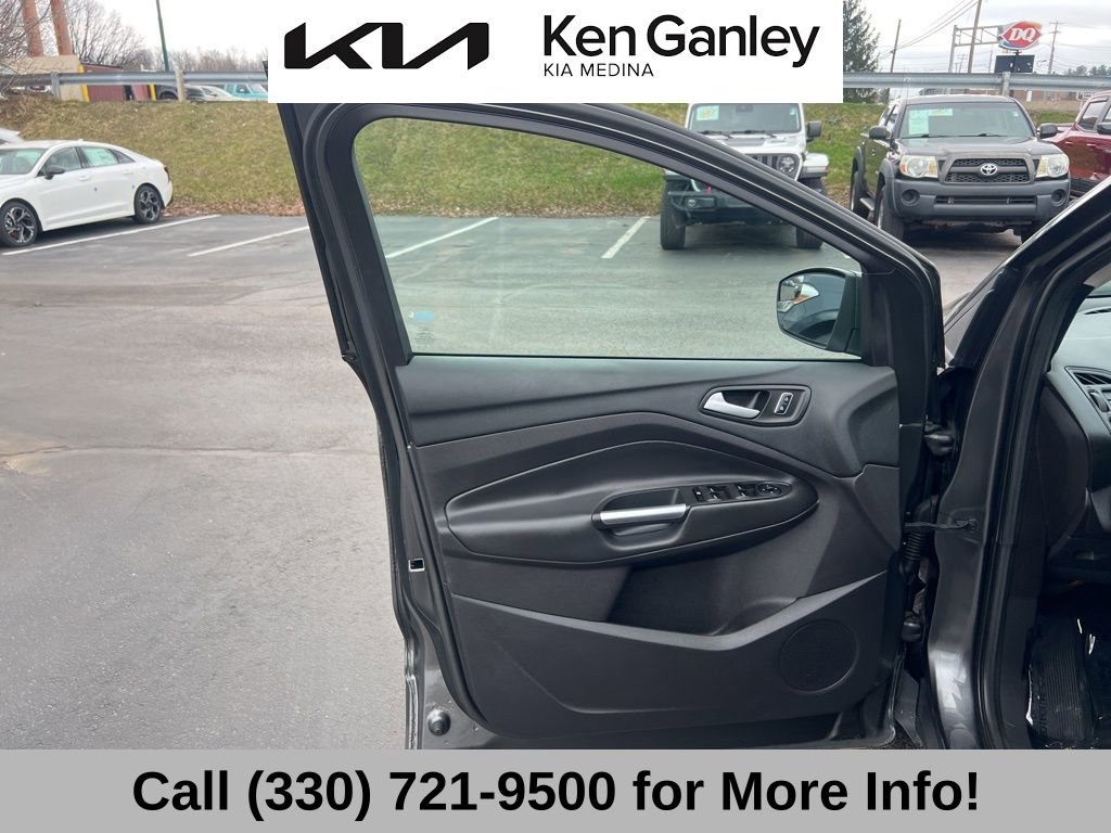 Used 2016 Ford Escape SE image 25