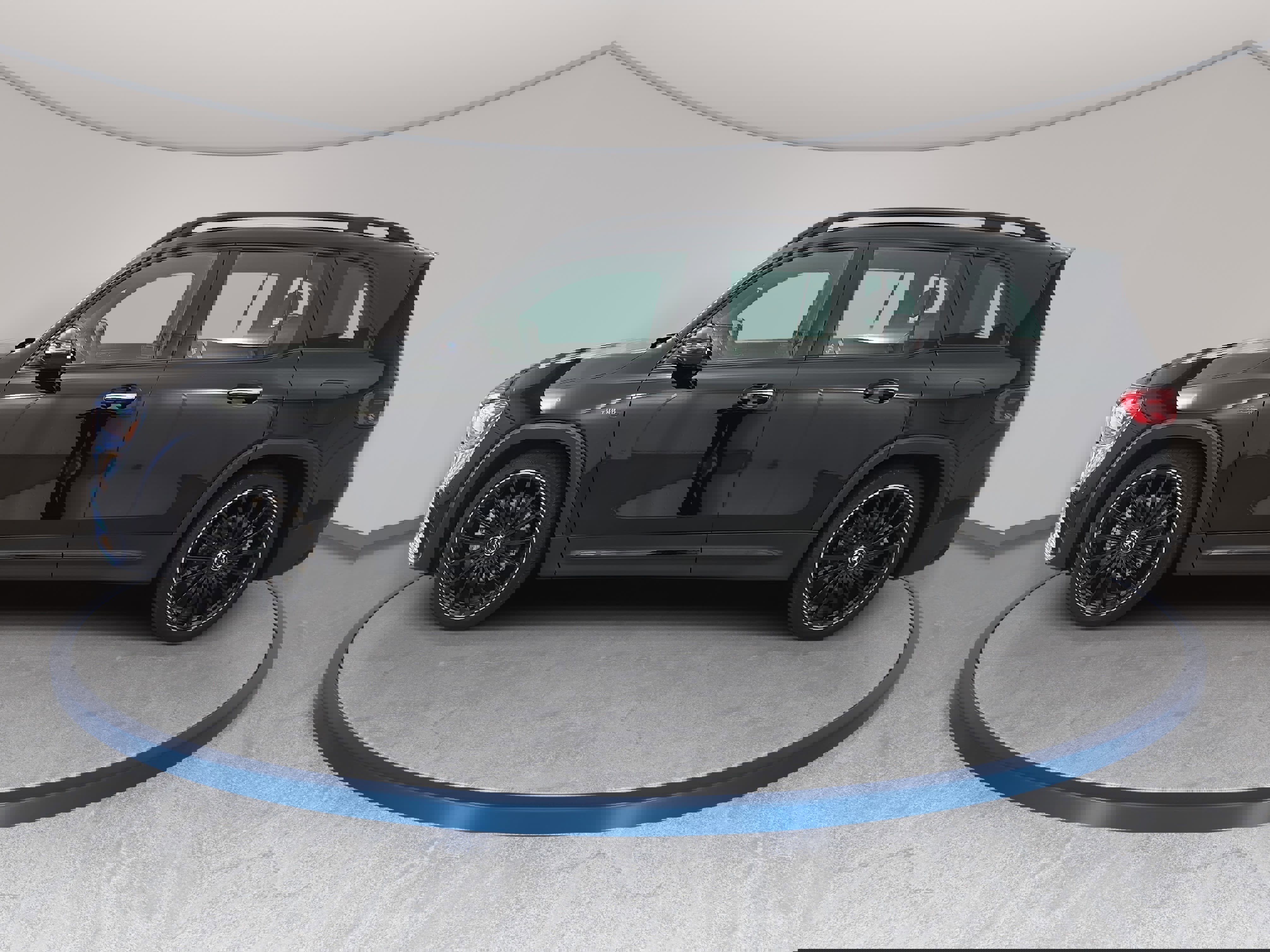 Used 2025 Mercedes-Benz GLB 35 AMG 4MATIC image 8