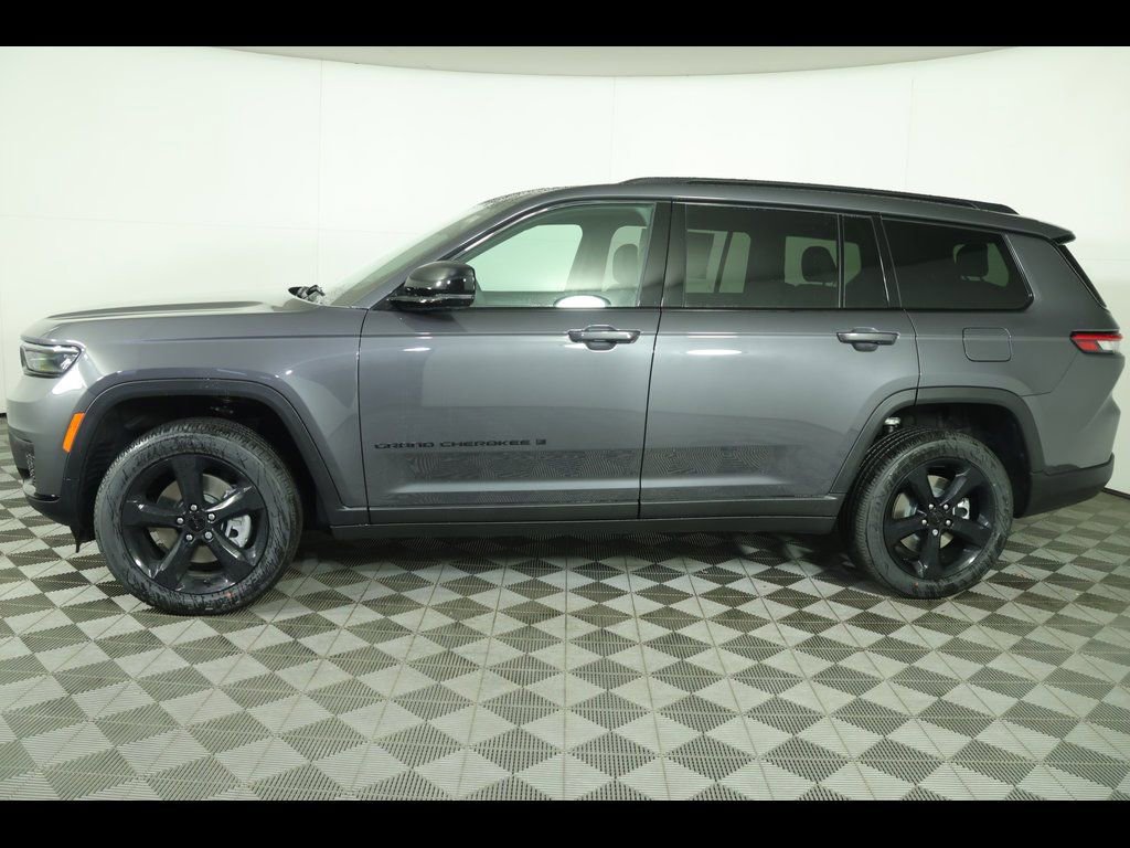 New 2025 Jeep Grand Cherokee L Altitude image 13