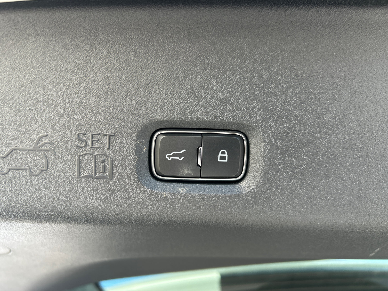 New 2026 Lincoln Navigator L Premier AWD/4WD image 11