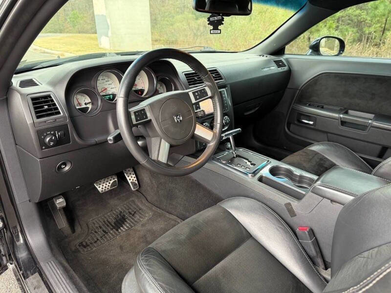 Used 2010 Dodge Challenger SRT8 RWD image 19