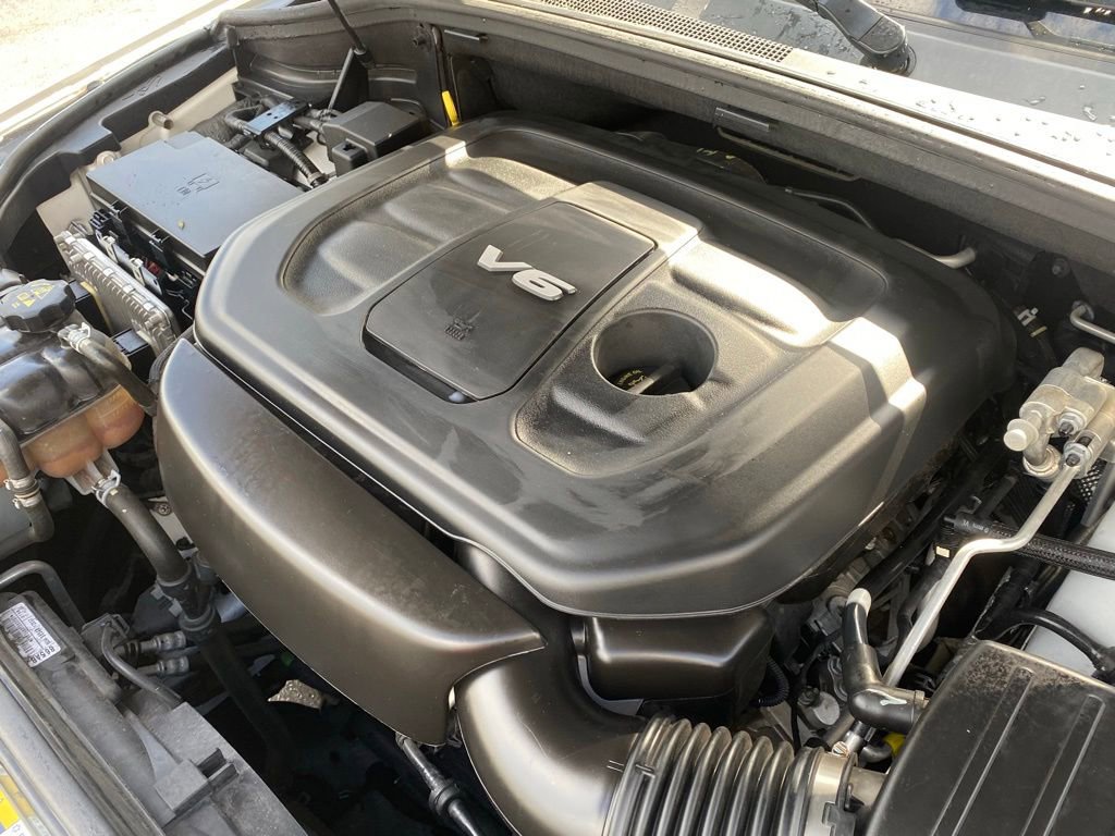 Used 2019 Jeep Grand Cherokee Altitude RWD image 13