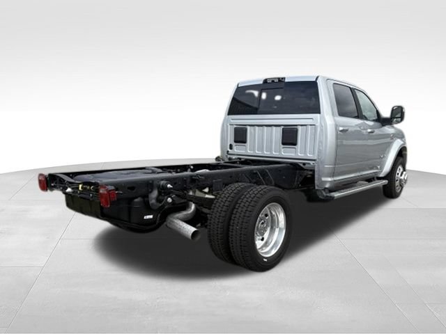 New 2026 RAM 5500 4x4 Crew Cab w/ Laramie Trim Package image 17