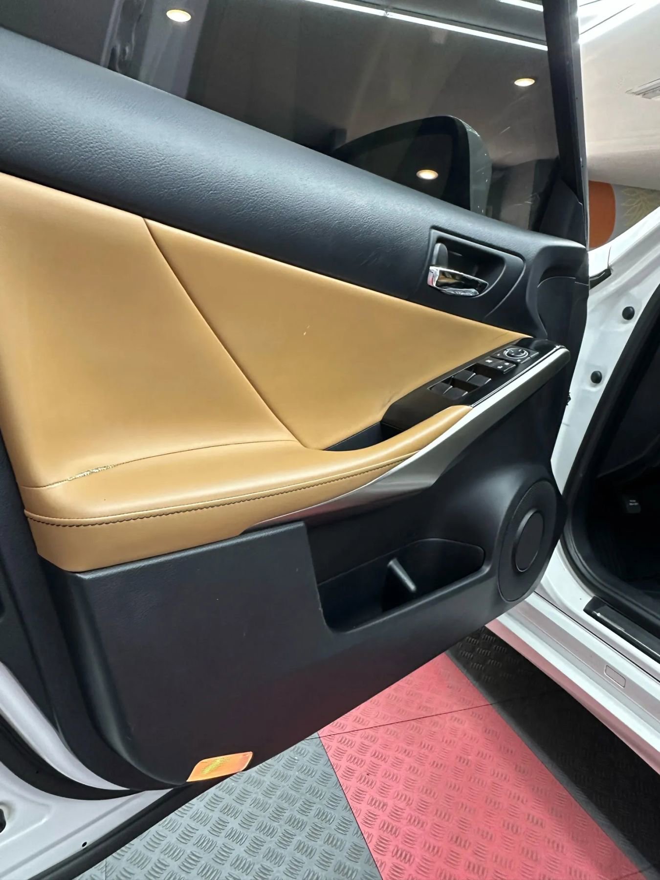 Used 2014 Lexus IS 250 w/ Premium Package image 9