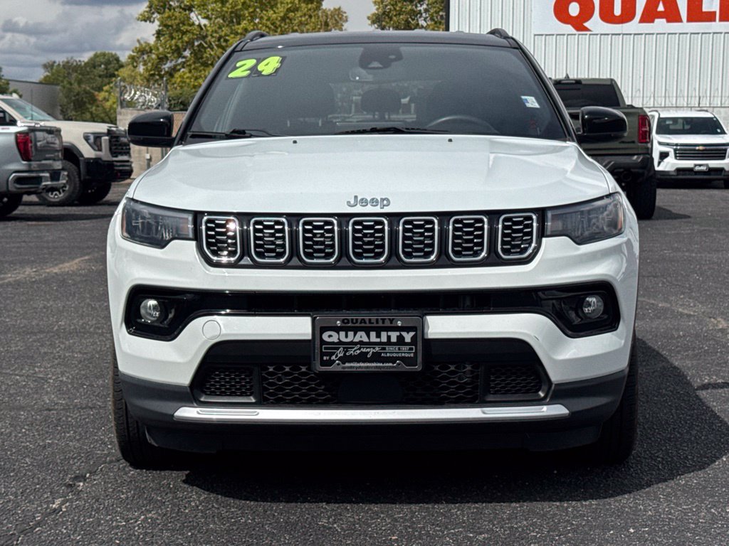 Used 2024 Jeep Compass Limited AWD/4WD image 3