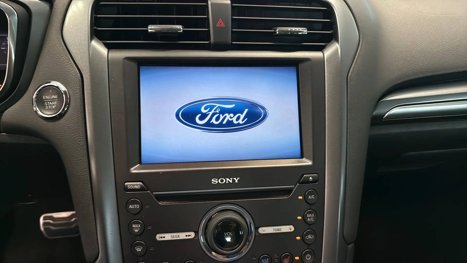 Used 2016 Ford Fusion Titanium AWD/4WD image 21