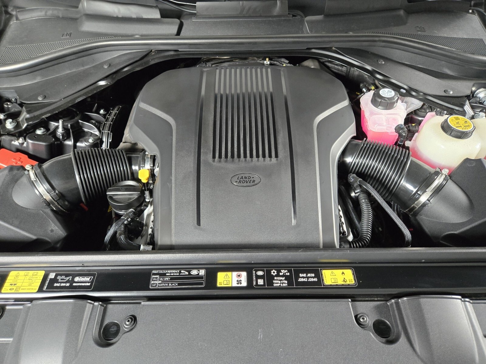 New 2025 Land Rover Range Rover Long Wheelbase SE image 22