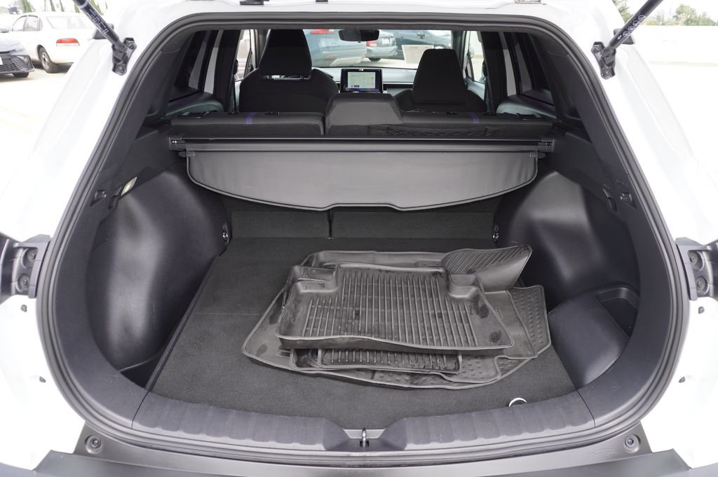 Used 2024 Toyota Corolla Cross SE w/ Moonroof Package image 7
