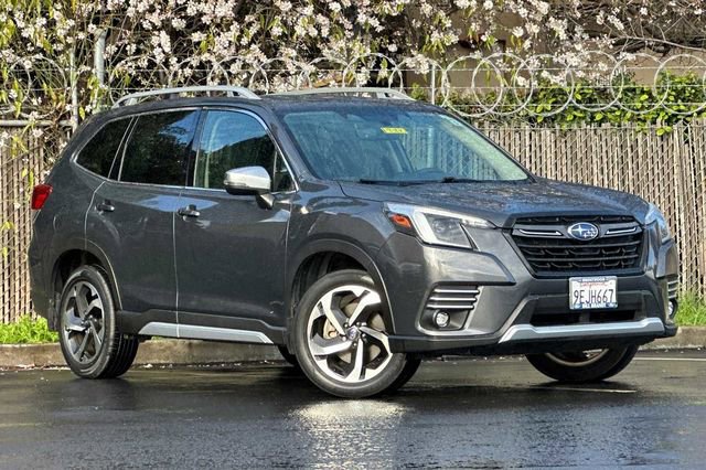 Used 2023 Subaru Forester Touring image 2
