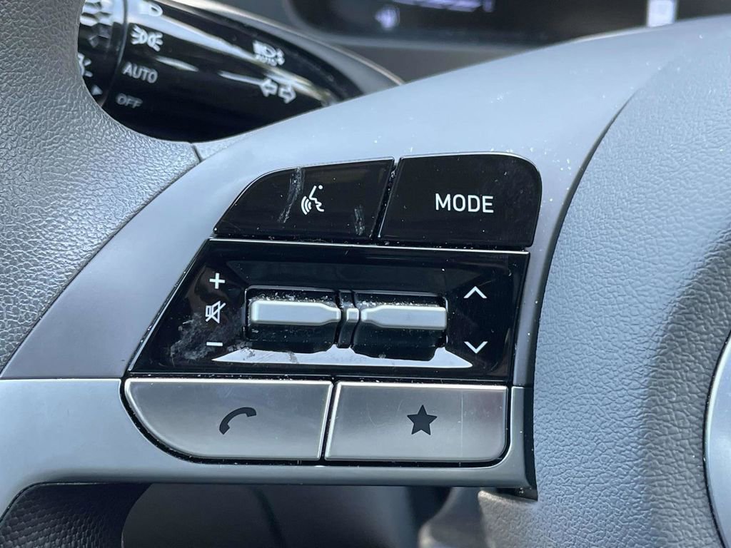 Certified 2024 Hyundai Elantra SE FWD image 19