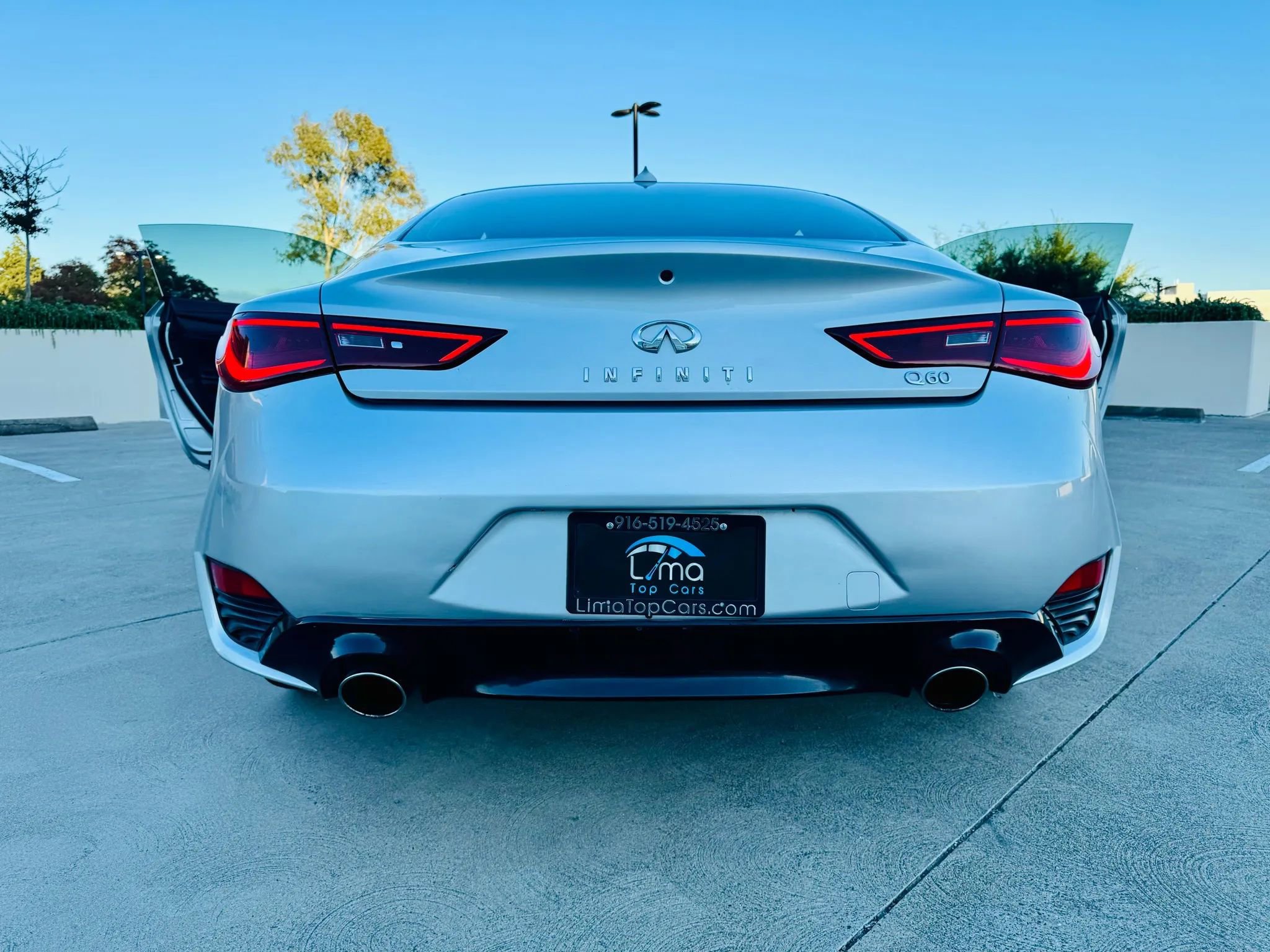 Used 2017 INFINITI Q60 3.0t w/ Premium Plus Package 3.0T image 38