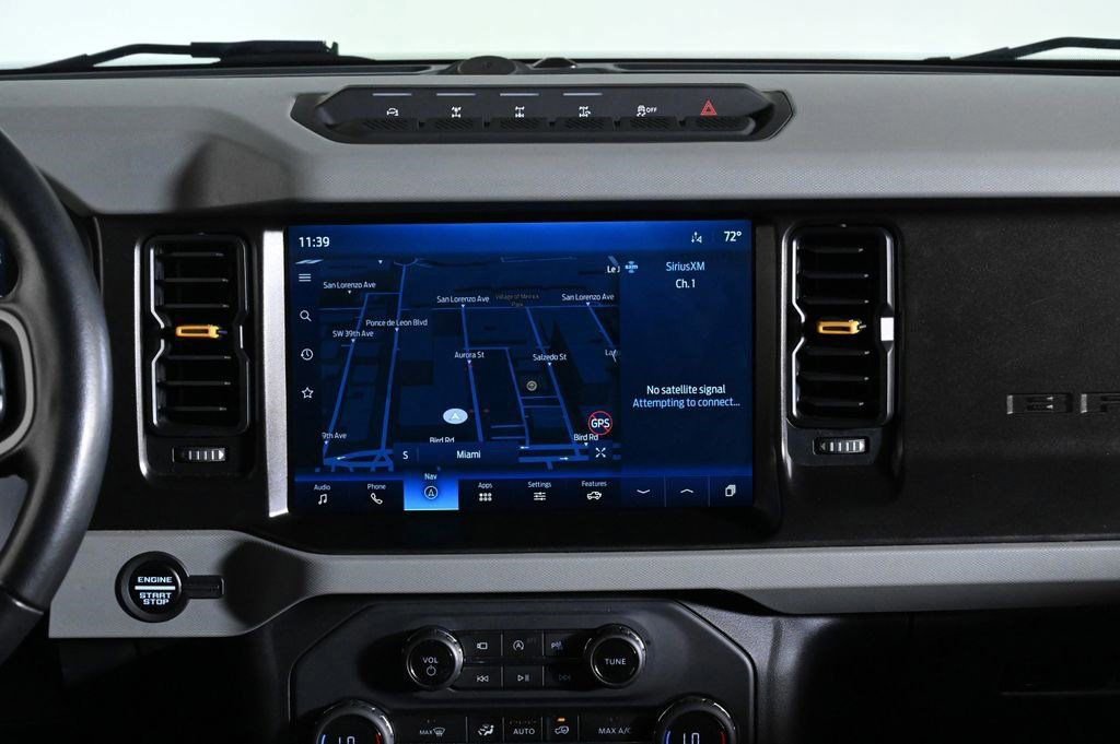 Used 2023 Ford Bronco Badlands image 13