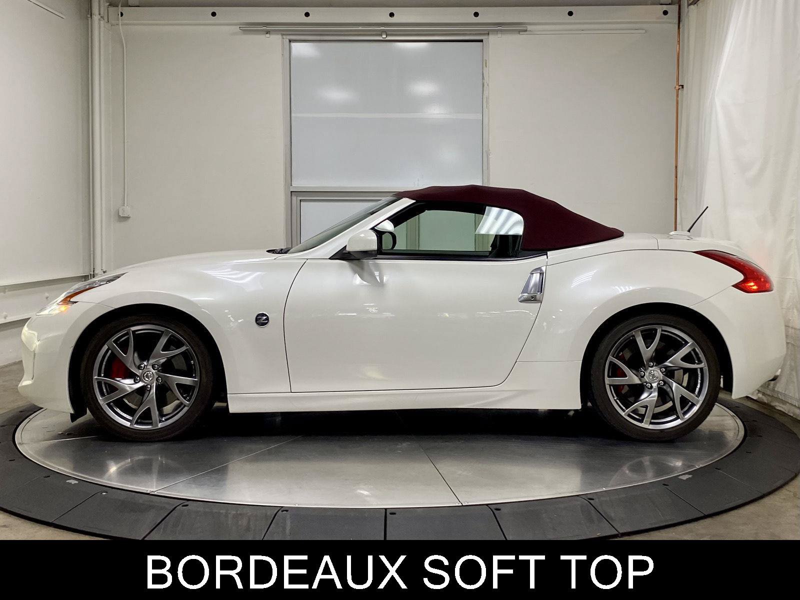 Used 2017 Nissan 370Z Touring Sport RWD image 14