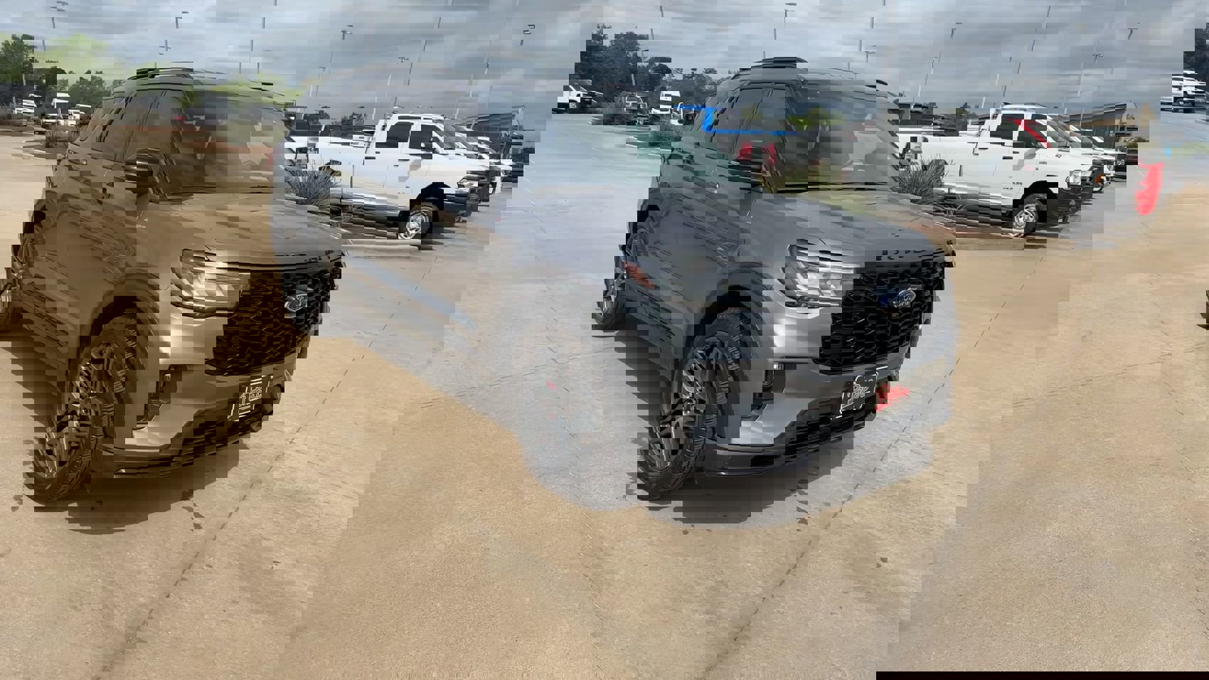 Used 2025 Ford Explorer ST-Line w/ Premium Package image 2