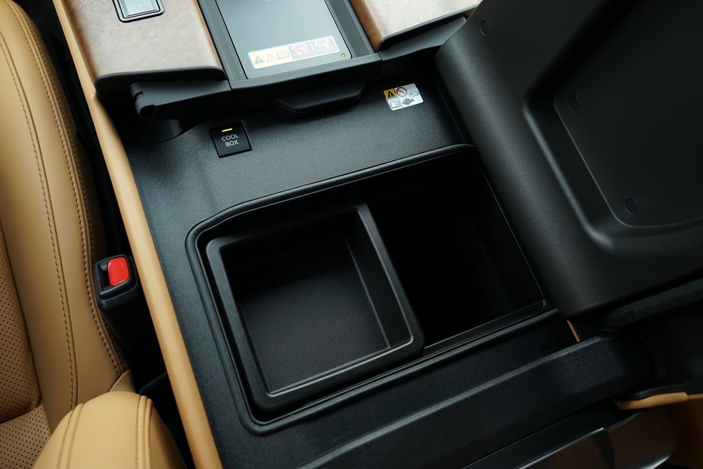 Used 2025 Lexus LX 600 4WD w/ Luxury Package image 22