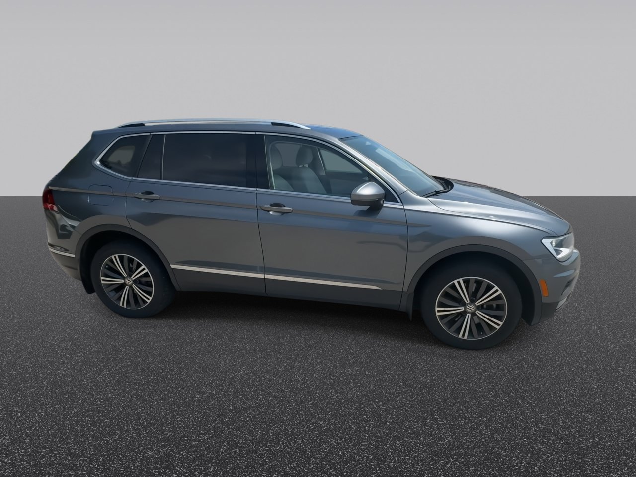 Used 2019 Volkswagen Tiguan SEL AWD/4WD image 10