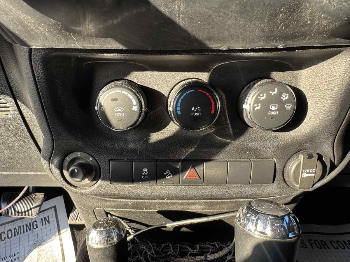 Used 2013 Jeep Wrangler Unlimited Sport AWD/4WD image 24
