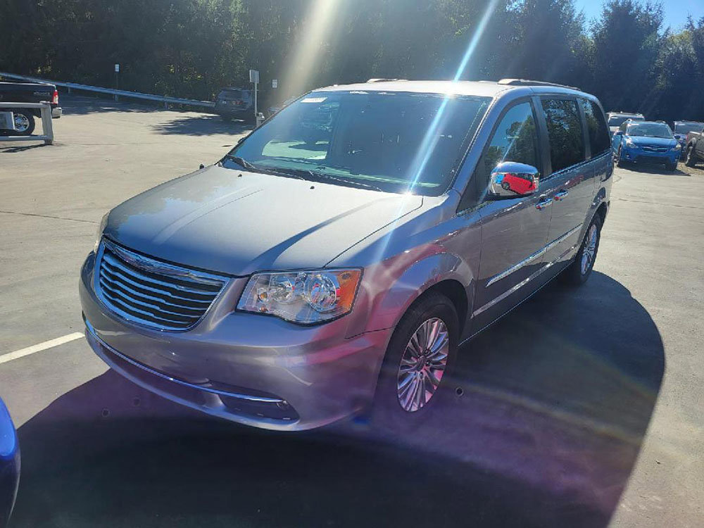 Used 2015 Chrysler Town & Country Touring-L w/ Driver Convenience Group