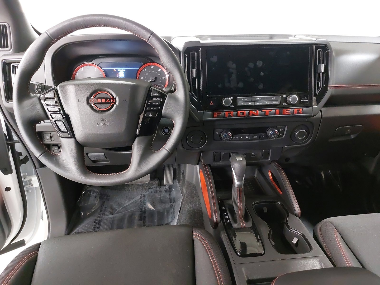 Used 2025 Nissan Frontier Pro-X image 9