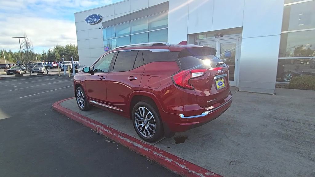 Used 2024 GMC Terrain Denali w/ Denali Premium Package image 2