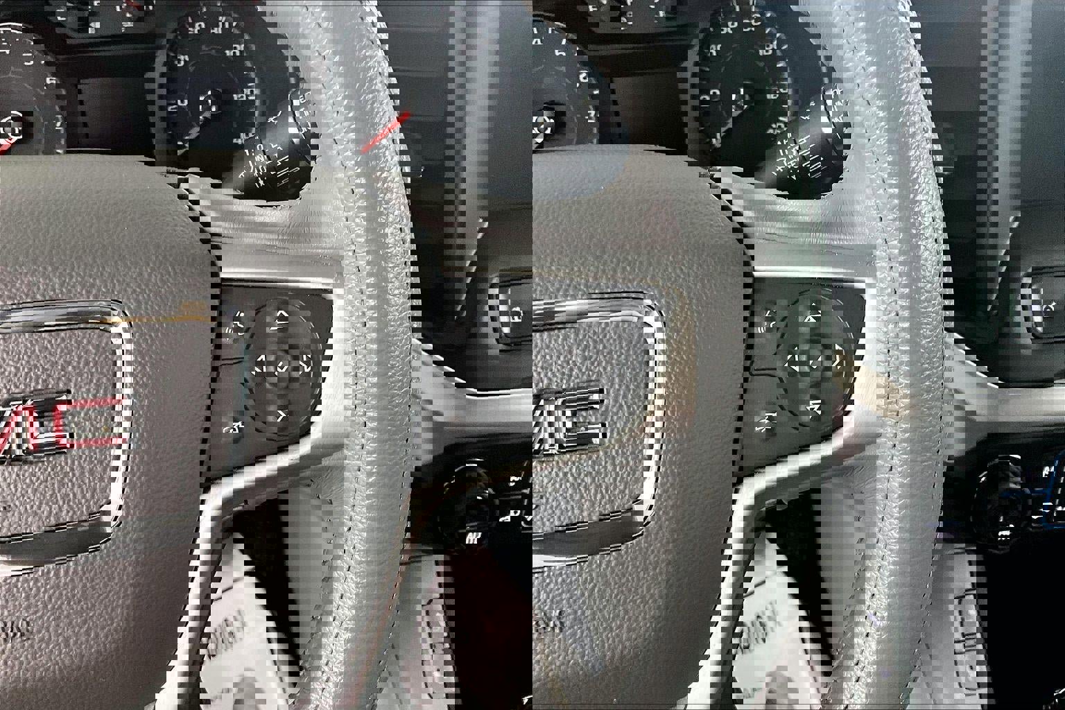 Used 2017 GMC Acadia SLE image 12