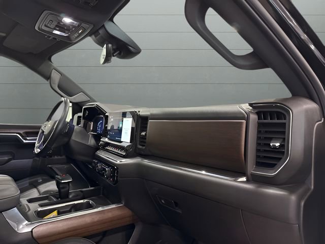 Used 2024 Chevrolet Silverado 1500 High Country w/ Technology Package image 35