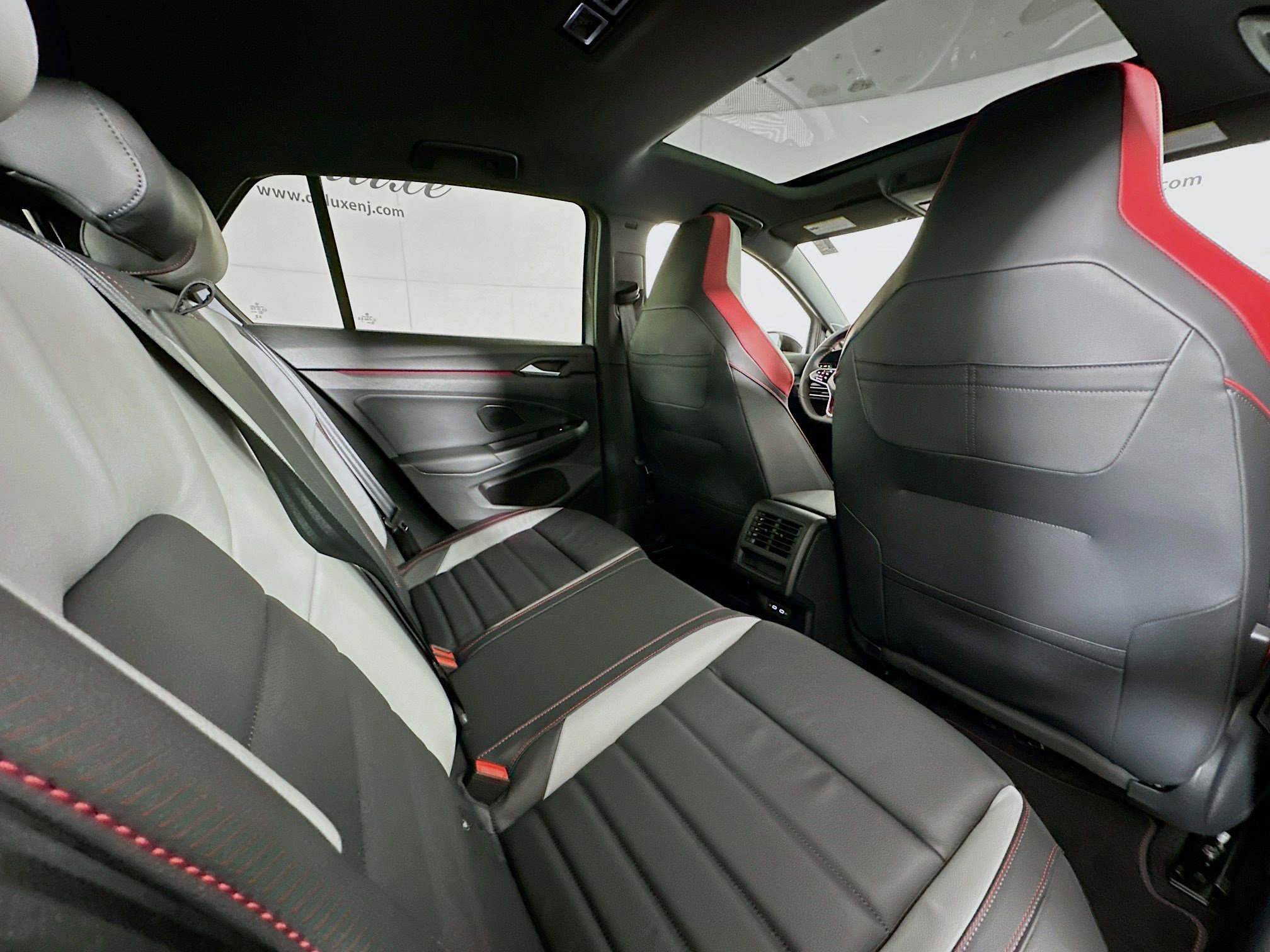 Used 2024 Volkswagen GTI SE image 28