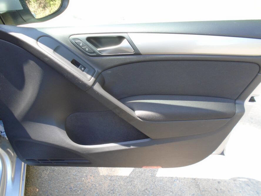 Used 2014 Volkswagen Golf 4-Door FWD image 22