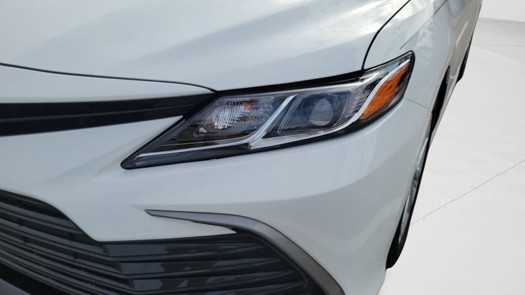 Used 2024 Toyota Camry LE w/ Convenience Package FWD image 24