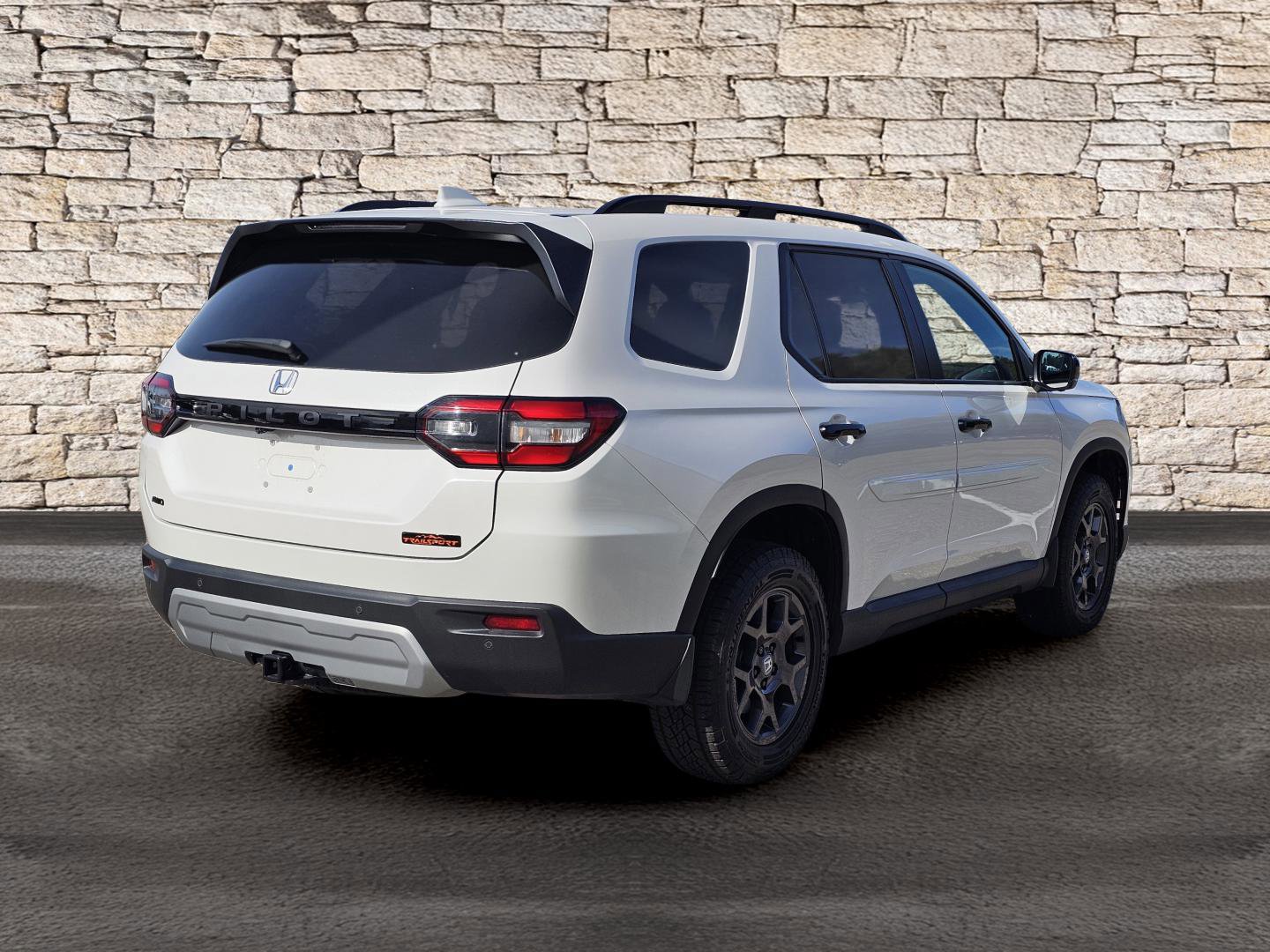 Used 2025 Honda Pilot TrailSport image 6