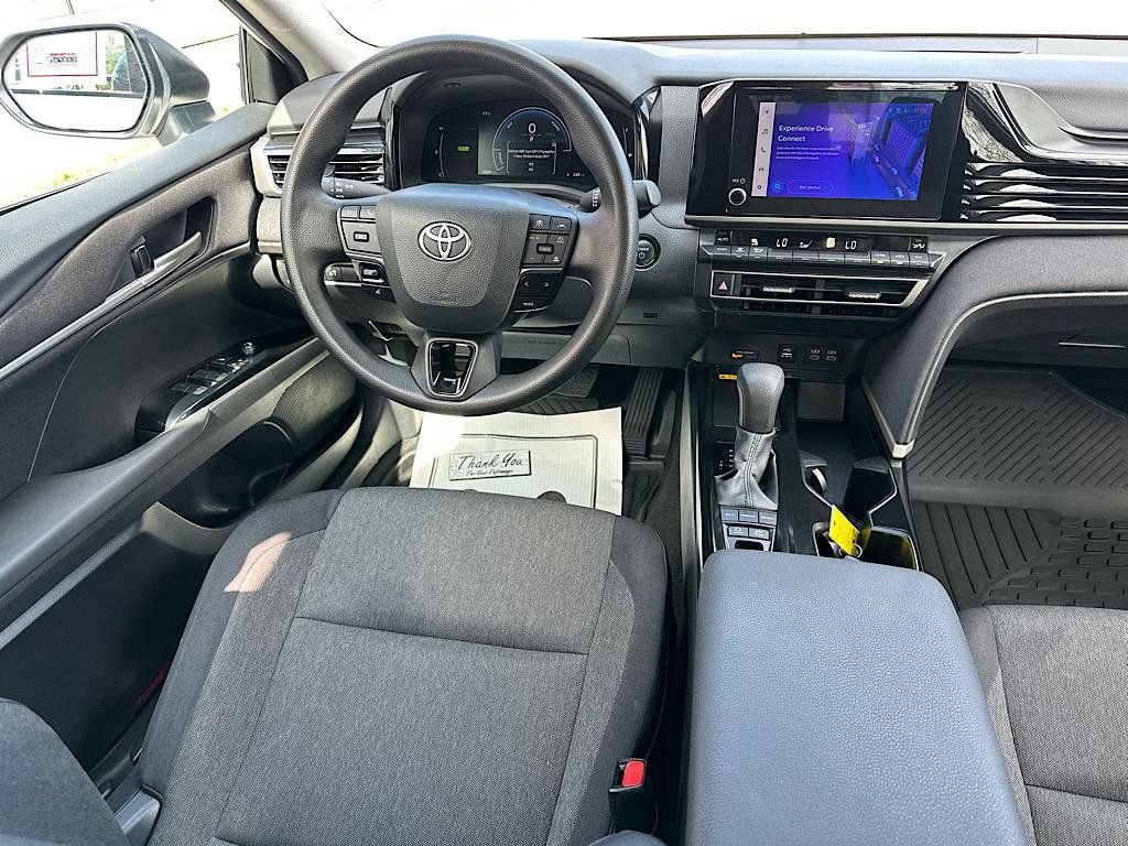 Certified 2025 Toyota Camry LE image 21