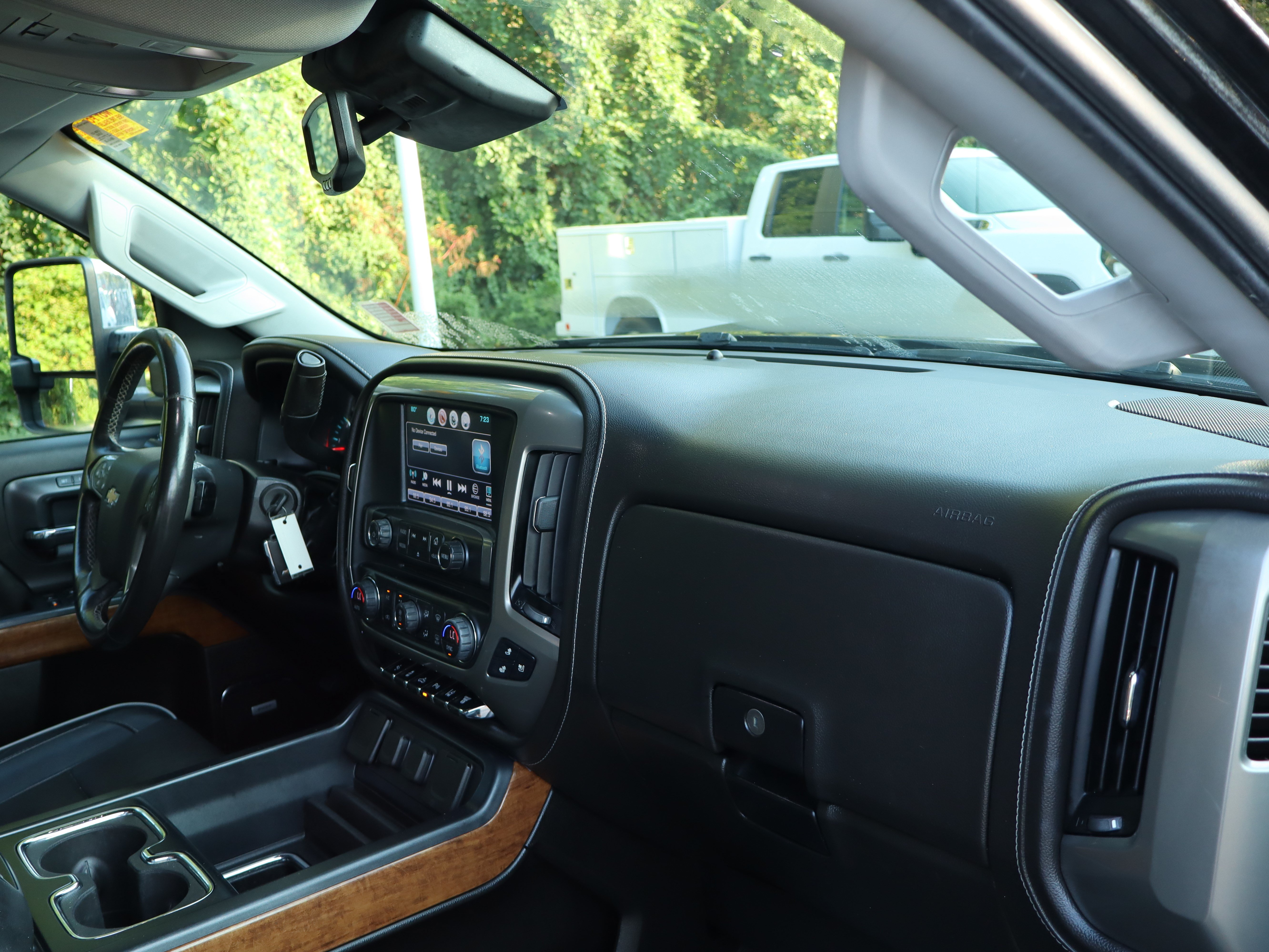 Used 2018 Chevrolet Silverado 2500 High Country w/ Duramax Plus Package AWD/4WD image 32