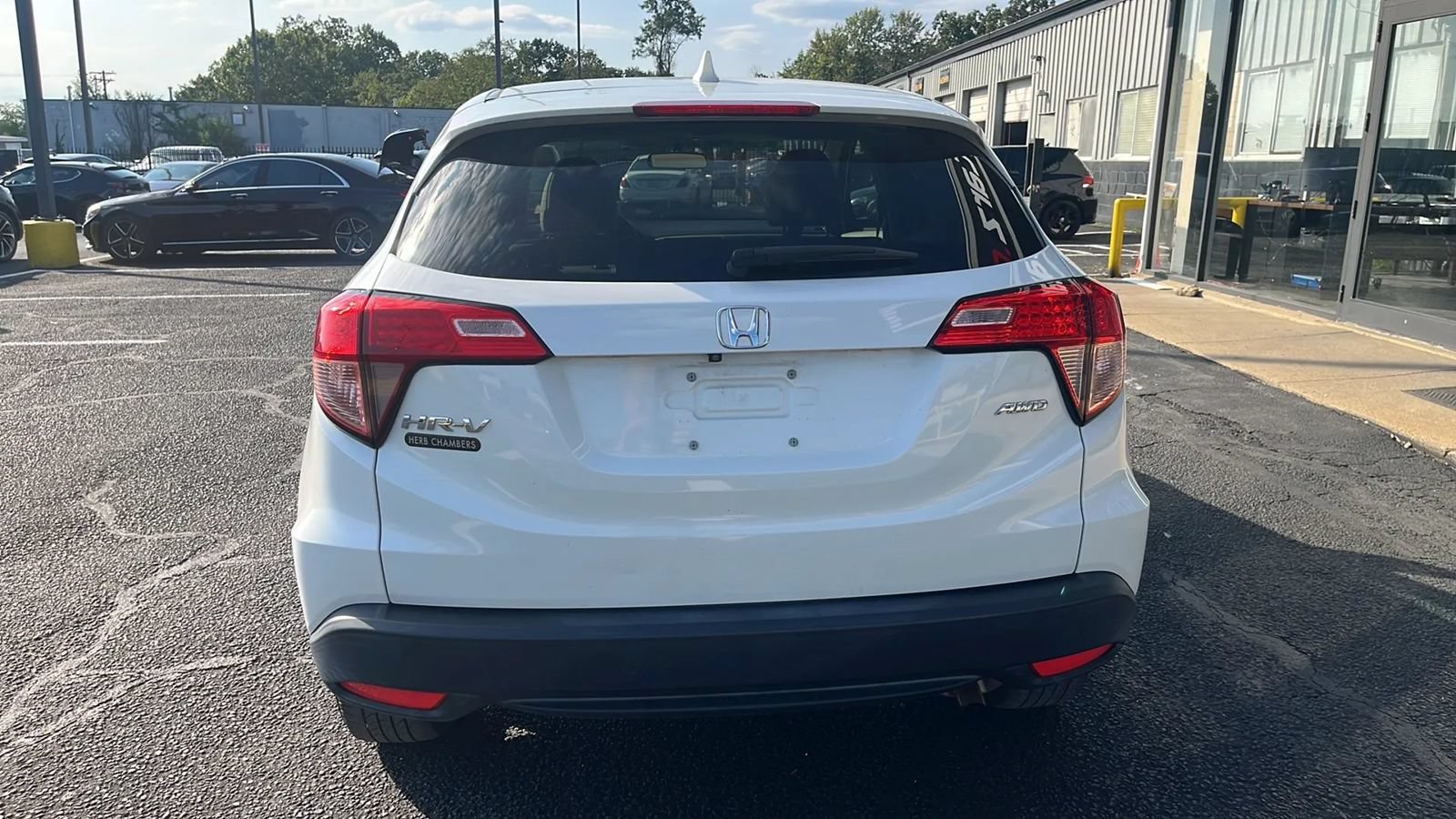 Used 2017 Honda HR-V EX image 6